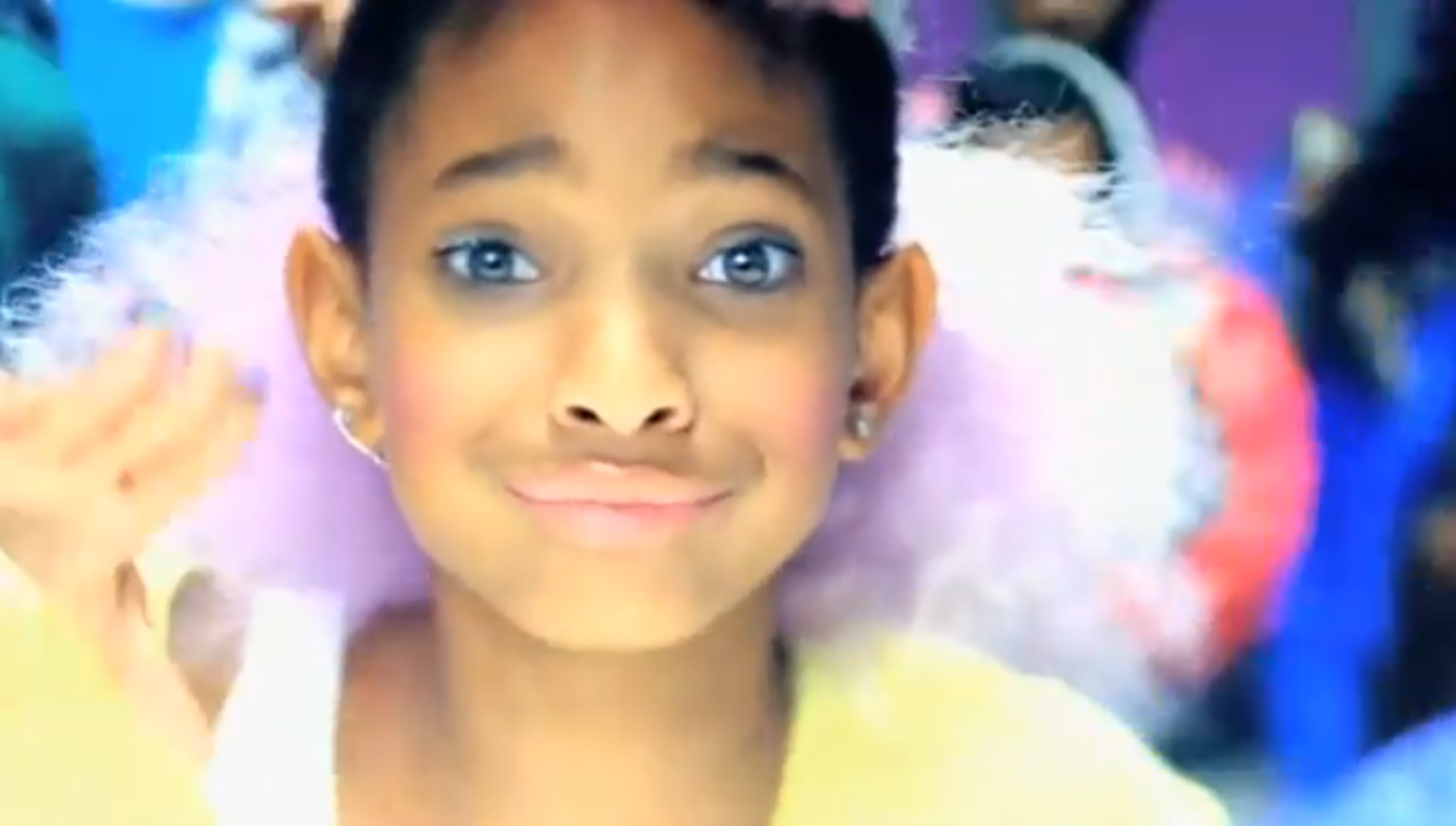 Smith video. Willow Whip. Willow Smith Whip my hair. Willow Whip my hair. Виллоу клип про волосы.