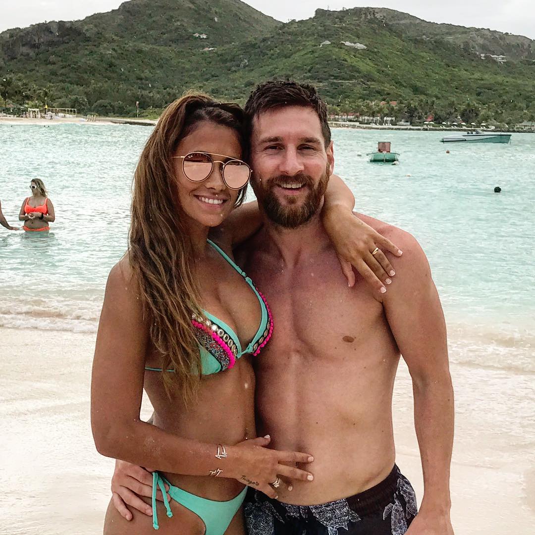 Vovremya Pozhenilis Futbolist Lionel Messi I Ego Supruga Antonella Rokucco Zhdut Tretego Rebenka Wmj Ru