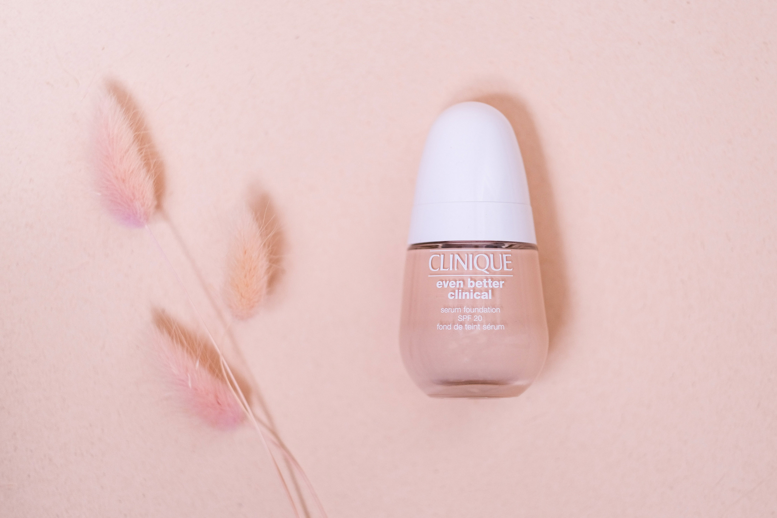 Средством 17. Clinique even better Clinical Serum Foundation SPF 20.