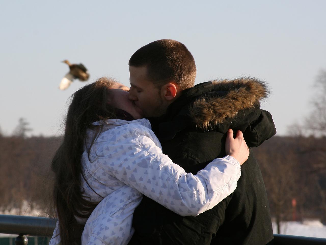 Как возбудить мужчину поцелуями? | WMJ.ru